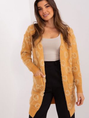 Cardigan model AT
