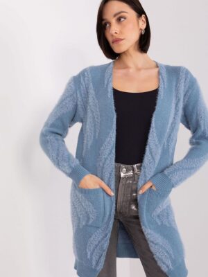 Cardigan model AT