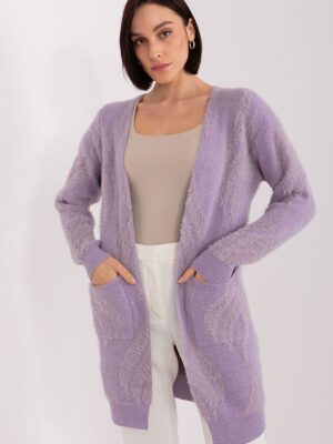 Cardigan model AT