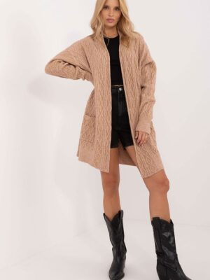 Cardigan model AT
