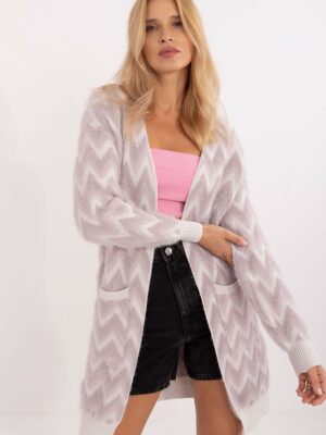 Cardigan model AT