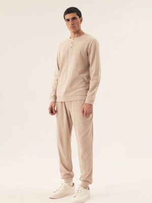 Pyjama model Henderson