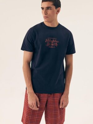 Pyjama model Henderson