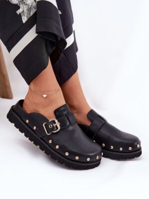 Flip-flops model Step in style