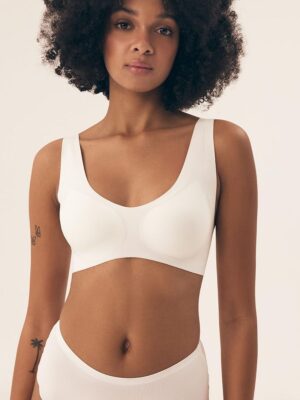 Padded bra model Henderson