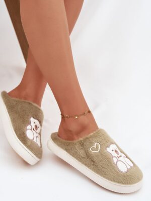Slippers model Step in style