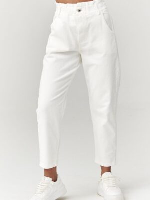 corduroy trousers model Makadamia