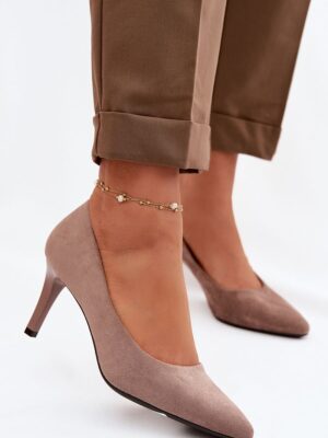 High heels model Step in style