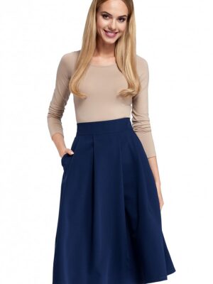 Skirt model Moe