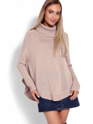 Poncho model PeeKaBoo