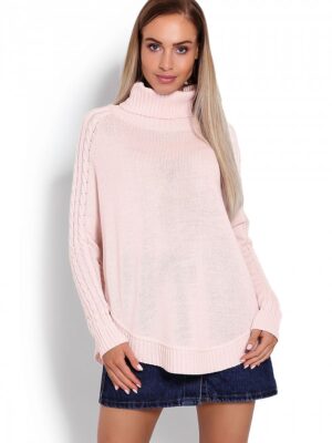 Poncho model PeeKaBoo