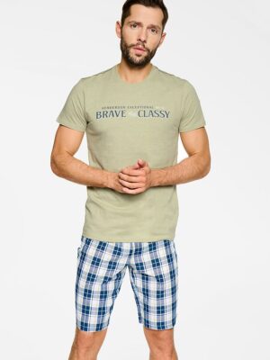 Pyjama model Henderson