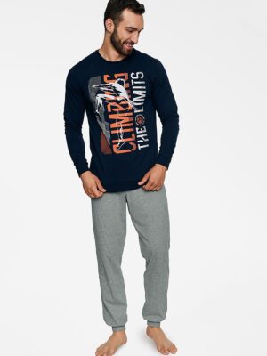 Pyjama model Henderson