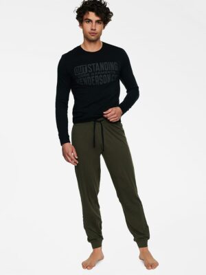 Pyjama model Henderson