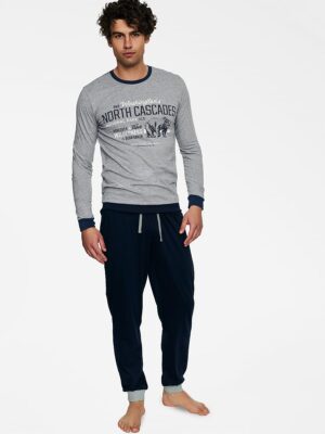 Pyjama model Henderson