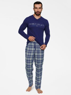 Pyjama model Henderson