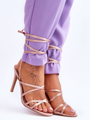 Strappy sandals model Step in style