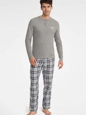 Pyjama model Henderson