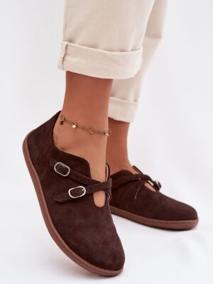 Barefoot model Step in style