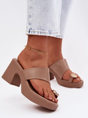 Heeled sandals model Step in style