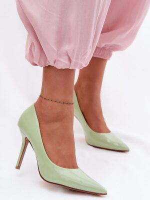 High heels model Step in style