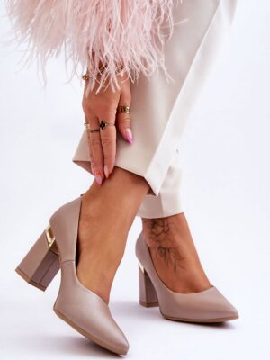 Block heel pumps model Step in style